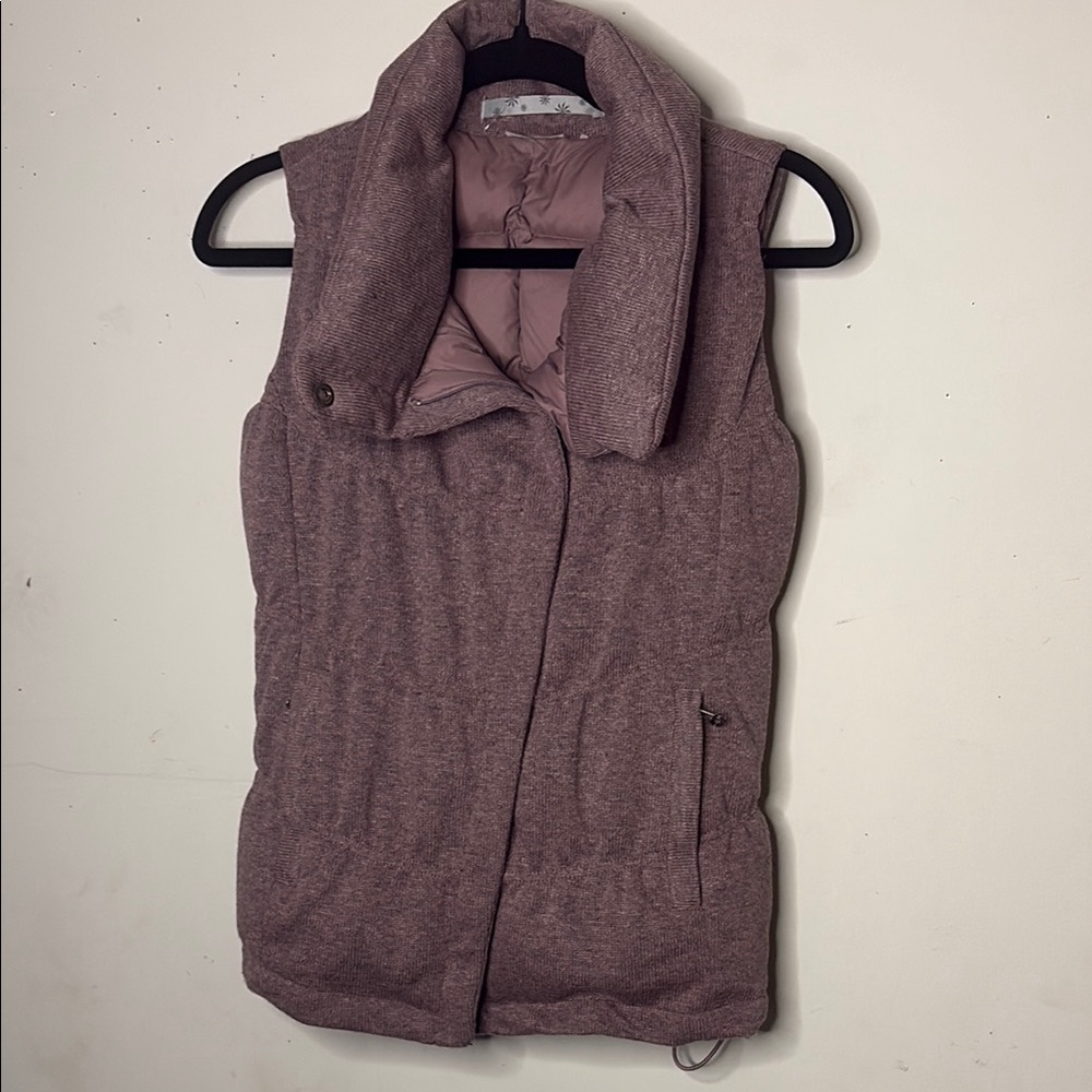Athleta Mauve Puffer Vest
